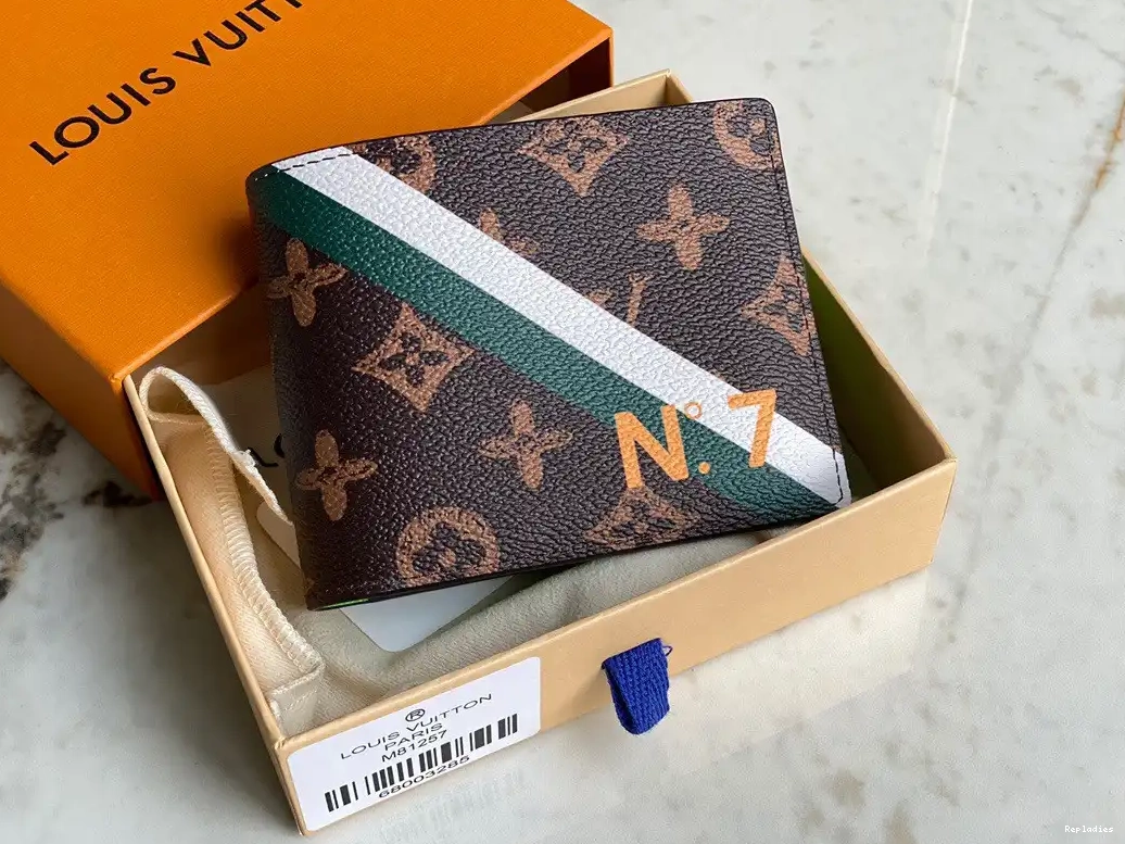 Cheap MULTIPLE LOUIS VUITTON WALLET 0513